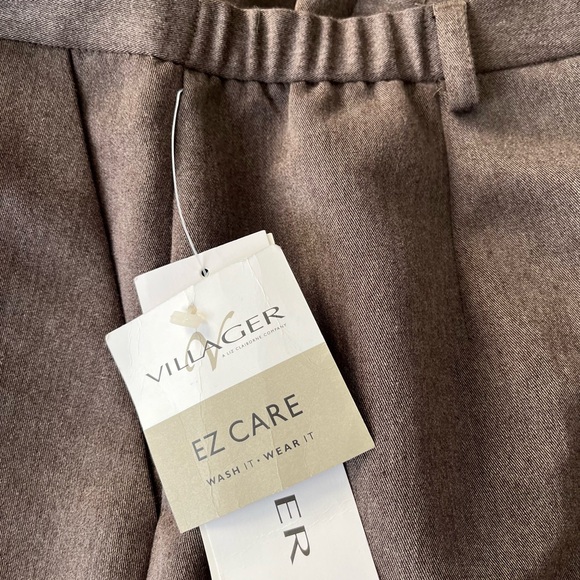 Liz Claiborne Women's Brown Straight Leg Pants, high rise tall‎ length - Picture 14 of 14